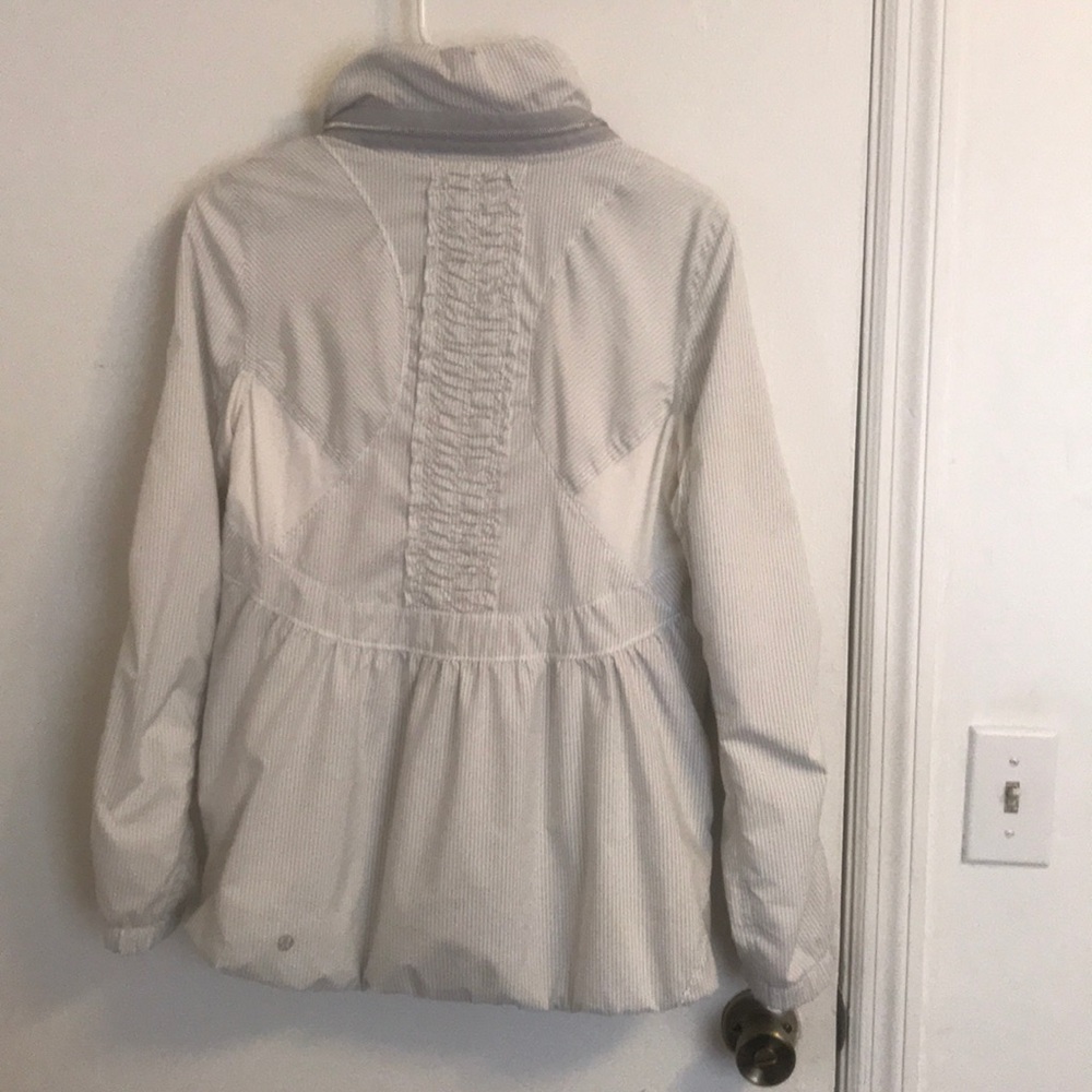 Lulu lemons grey and white jacket